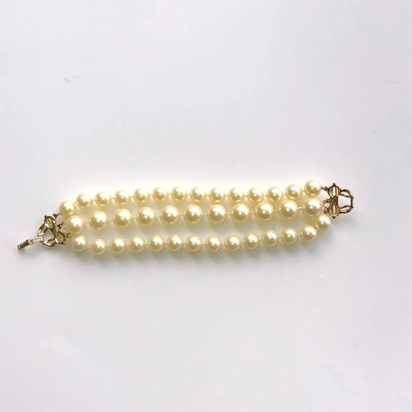 Vintage Marvella 3 Strand Faux Pearl Bracelet - Picture 4 of 5